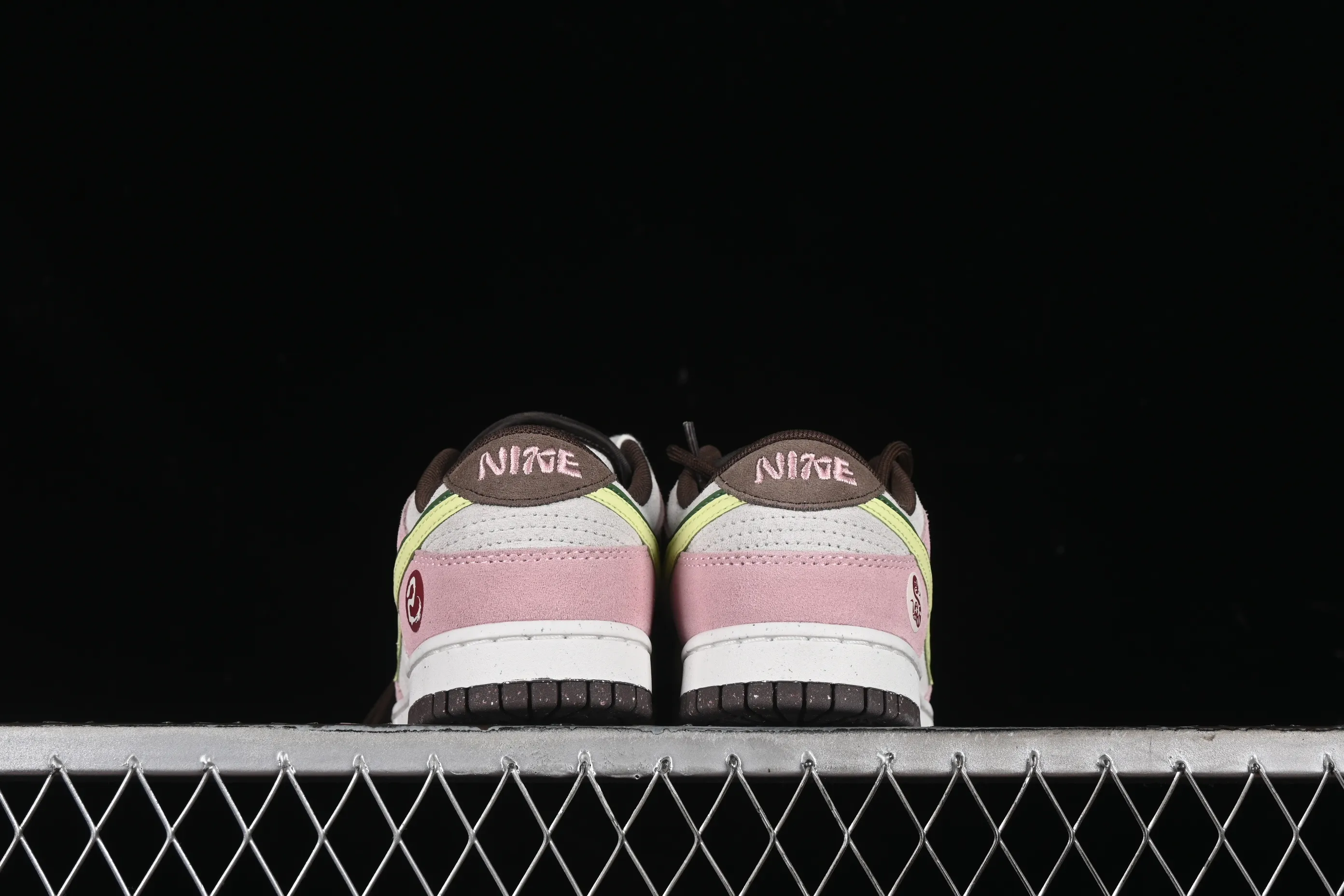 All categories Nk SB Dunk series Nk SB Dunk Low low-top sneakers Nk Dunk Low 85 double hook series Year of the Snake theme SB low-top sports and leisure sneakers HV1799-161